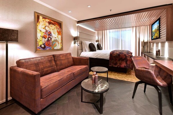 AmaWaterways AmaMagna - Cat. SA.jpg